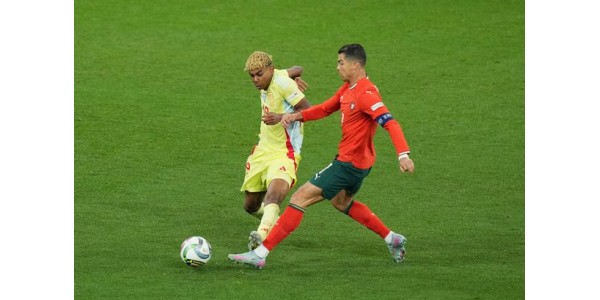 Lamine Yamal schudde CRISTIANO RONALDO voor het eerst na de wedstrijd niet de hand Lamine Yamal schudde CRISTIANO RONALDO voor het eerst na de wedstrijd niet de hand